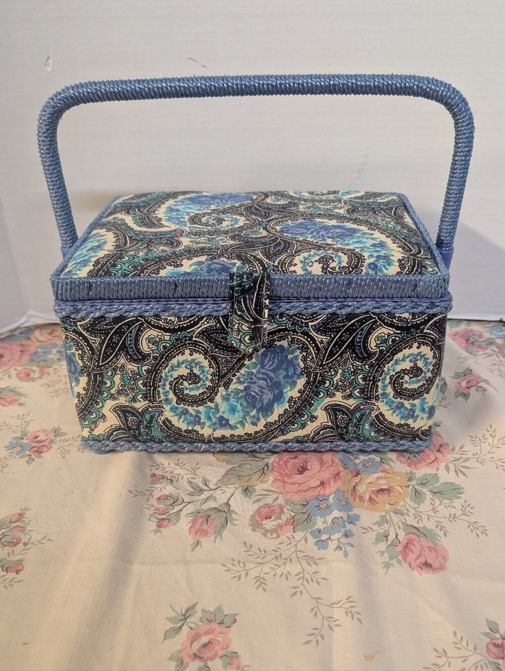 Vintage Sewing Basket Hinged Lid & Handle Home Decor Craft Knitting Storage